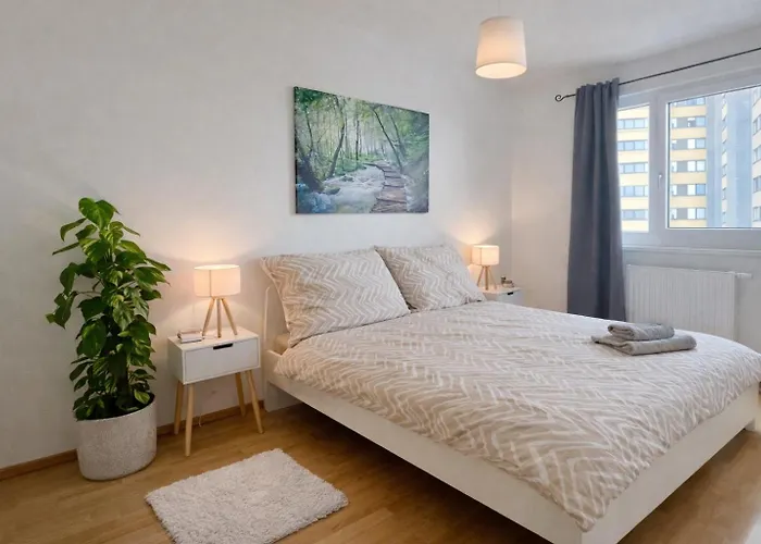 Modern Stylish With Balcony & Free Parking Apartment Vienna